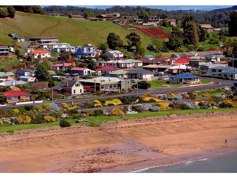 110 Main Road, Penguin TAS 7316