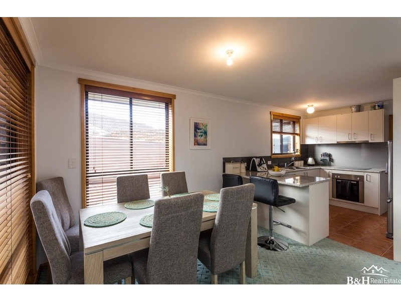 17 Roberts Court, Devonport TAS 7310