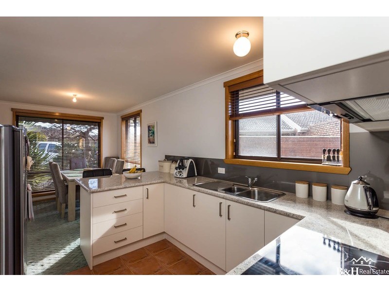 17 Roberts Court, Devonport TAS 7310