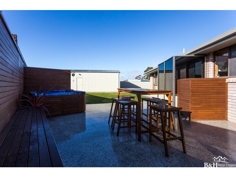 17 Roberts Court, Devonport TAS 7310