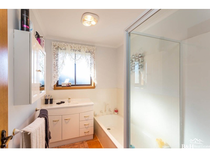 17 Roberts Court, Devonport TAS 7310