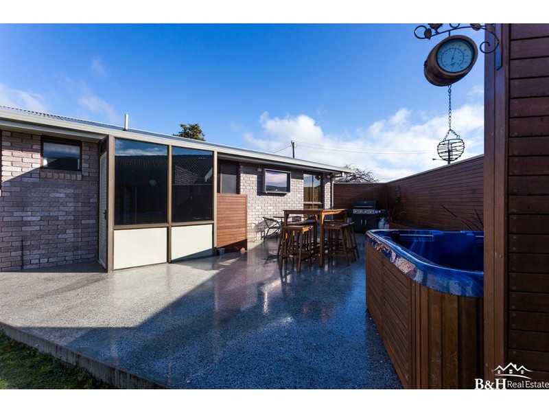 17 Roberts Court, Devonport TAS 7310