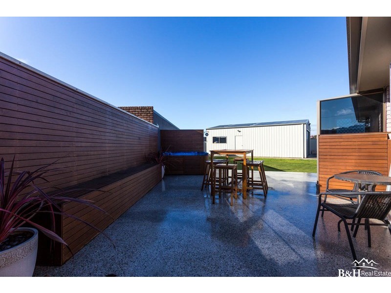 17 Roberts Court, Devonport TAS 7310