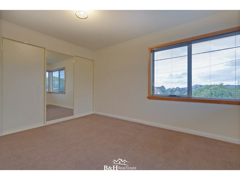 2 Verelle Street, Hillcrest TAS 7320