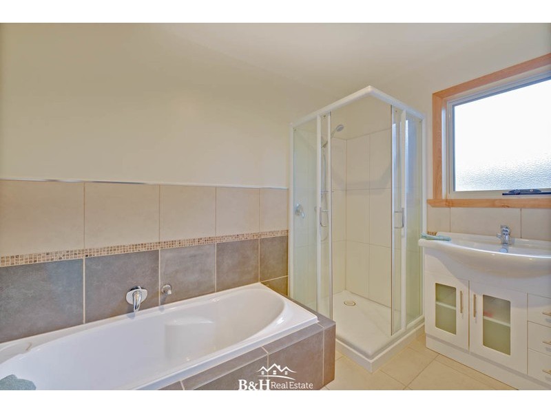 2 Verelle Street, Hillcrest TAS 7320