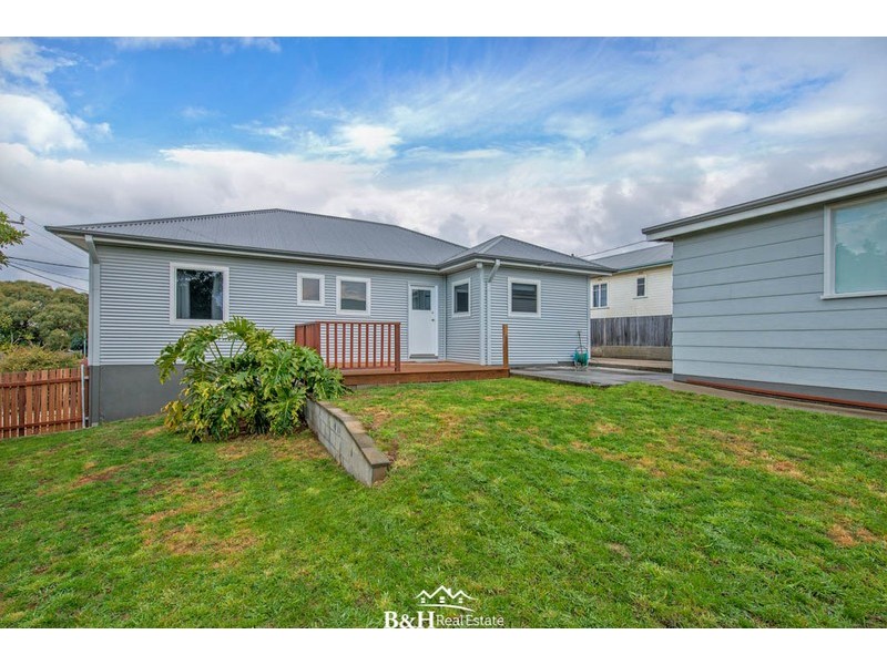 2 Verelle Street, Hillcrest TAS 7320