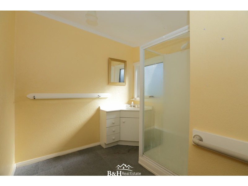 7 Evans Street, Cooee TAS 7320