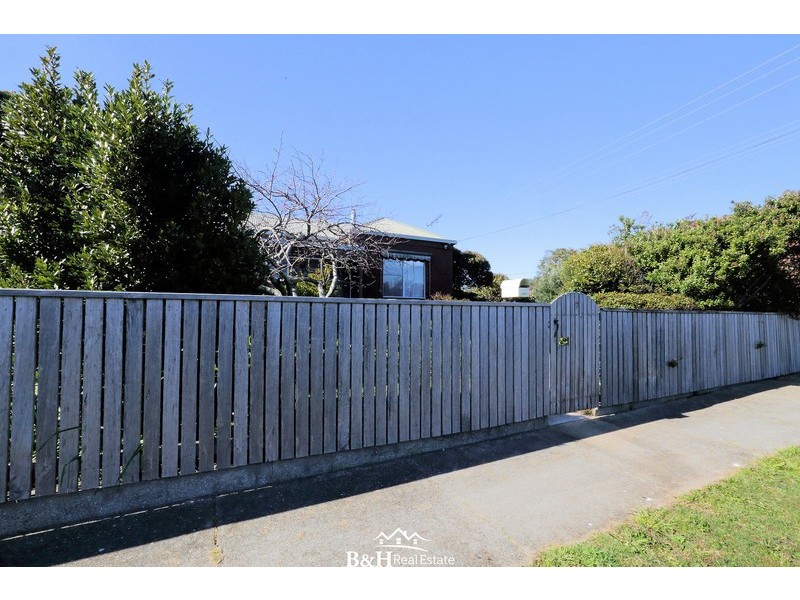 7 Evans Street, Cooee TAS 7320