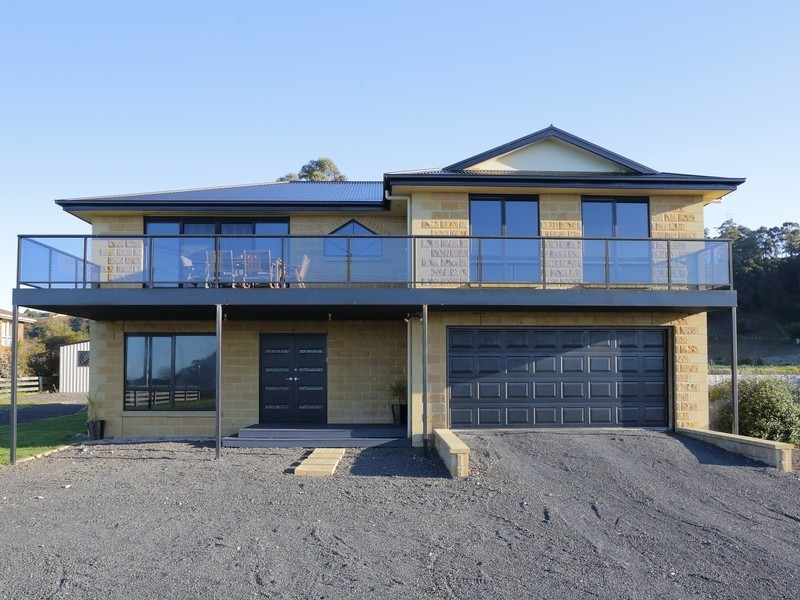159 Penguin Road, West Ulverstone TAS 7315