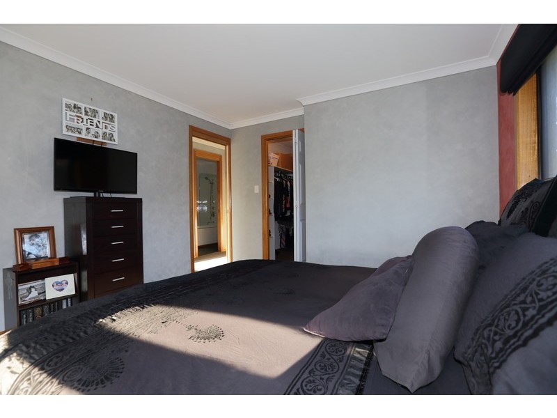 159 Penguin Road, West Ulverstone TAS 7315