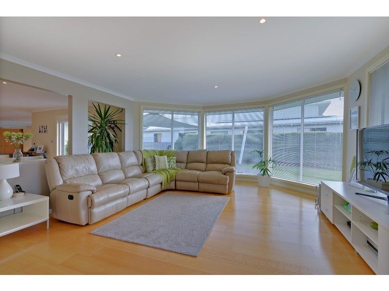 8 Boston Avenue, Cooee TAS 7320