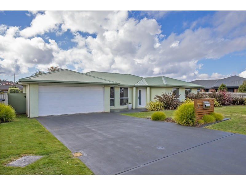 8 Boston Avenue, Cooee TAS 7320