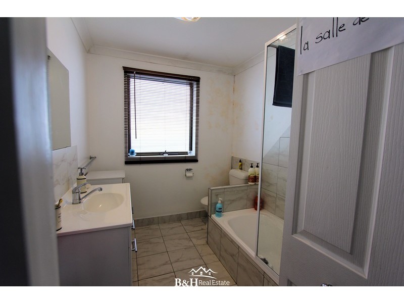 36 Cardigan Street, Somerset TAS 7322