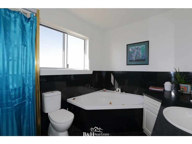 19 Bay Street, Parklands TAS 7320