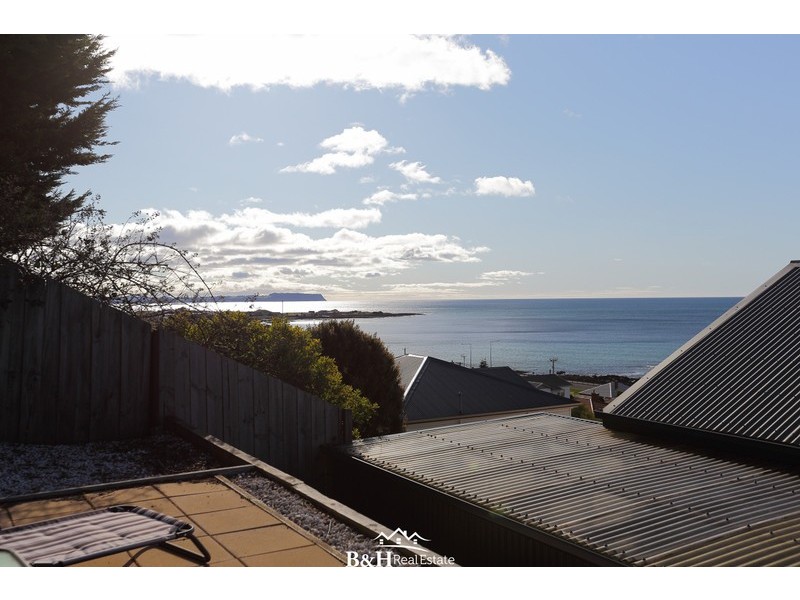 19 Bay Street, Parklands TAS 7320