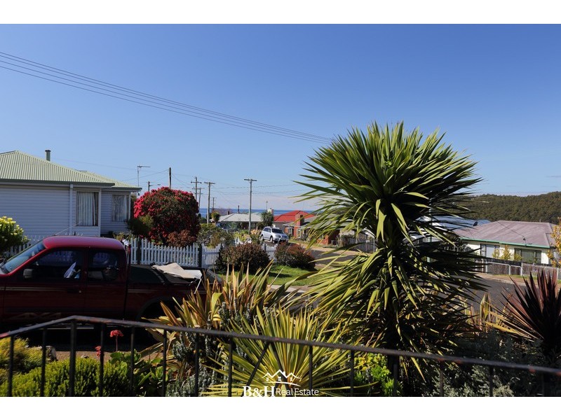 40 Mcphee Street, Havenview TAS 7320