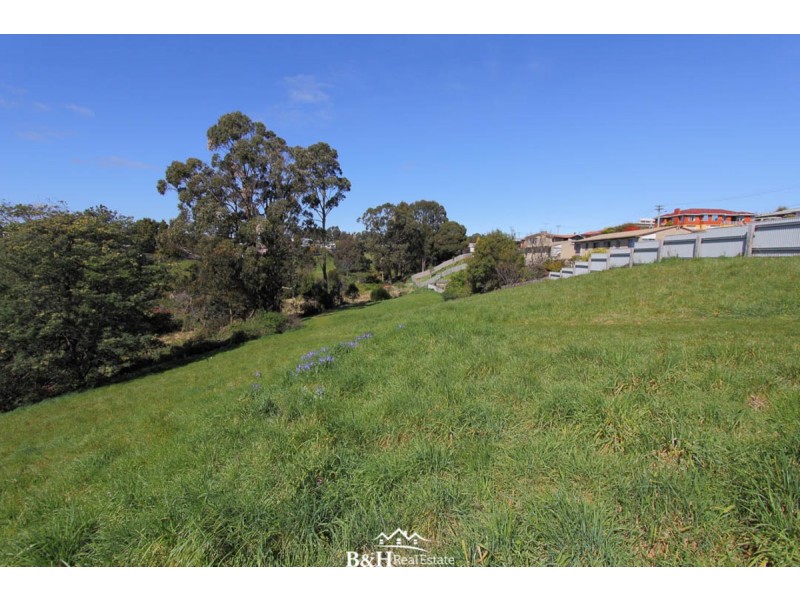 12-14 Argyle Street, Upper Burnie TAS 7320