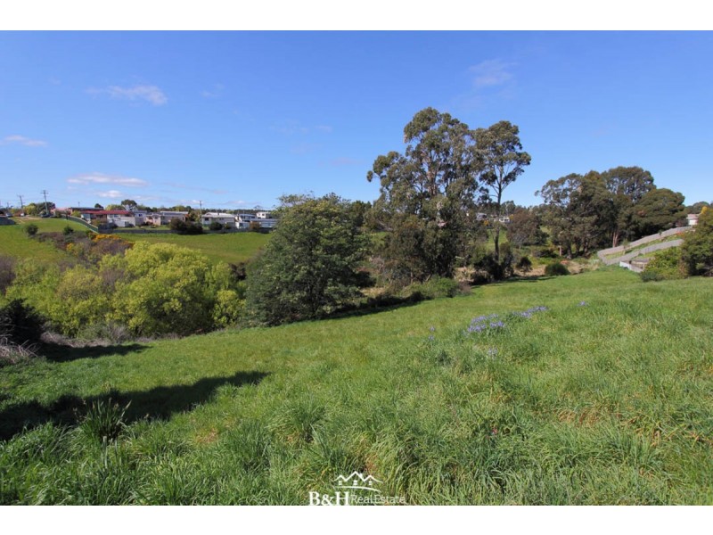 12-14 Argyle Street, Upper Burnie TAS 7320