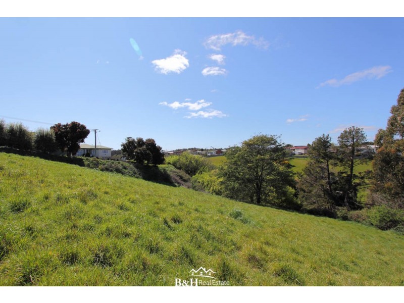 12-14 Argyle Street, Upper Burnie TAS 7320