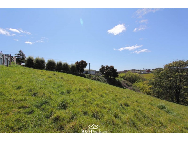 12-14 Argyle Street, Upper Burnie TAS 7320
