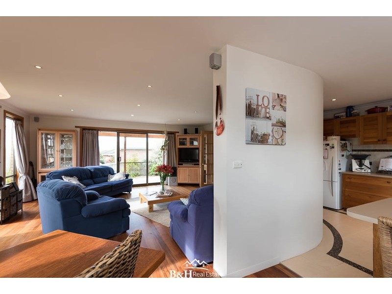 25 Westland Drive, West Ulverstone TAS 7315