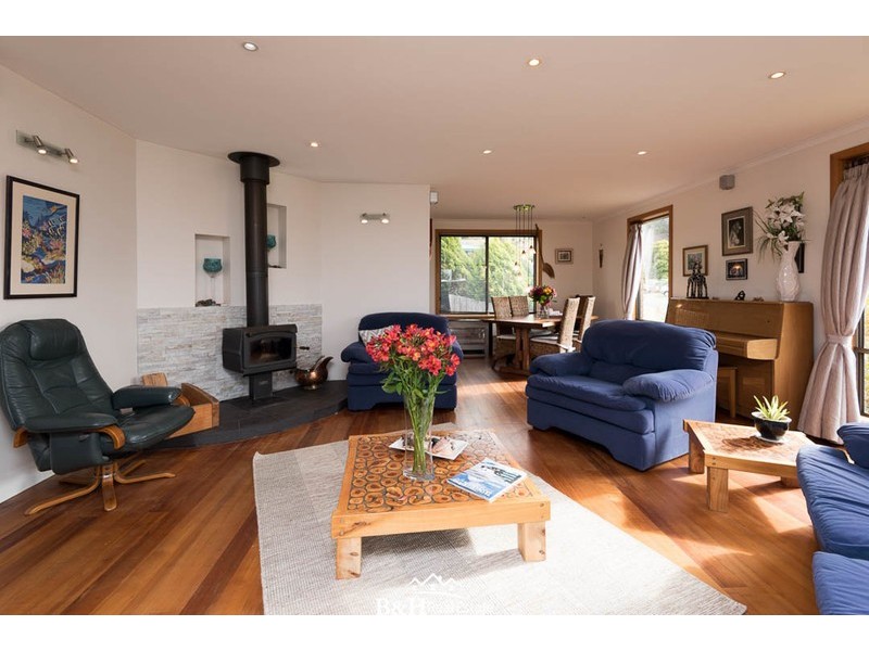25 Westland Drive, West Ulverstone TAS 7315