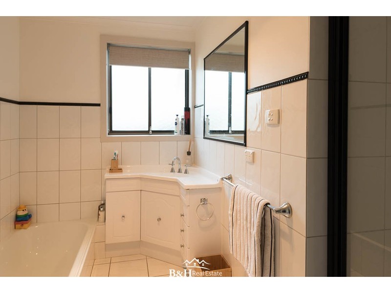 25 Westland Drive, West Ulverstone TAS 7315