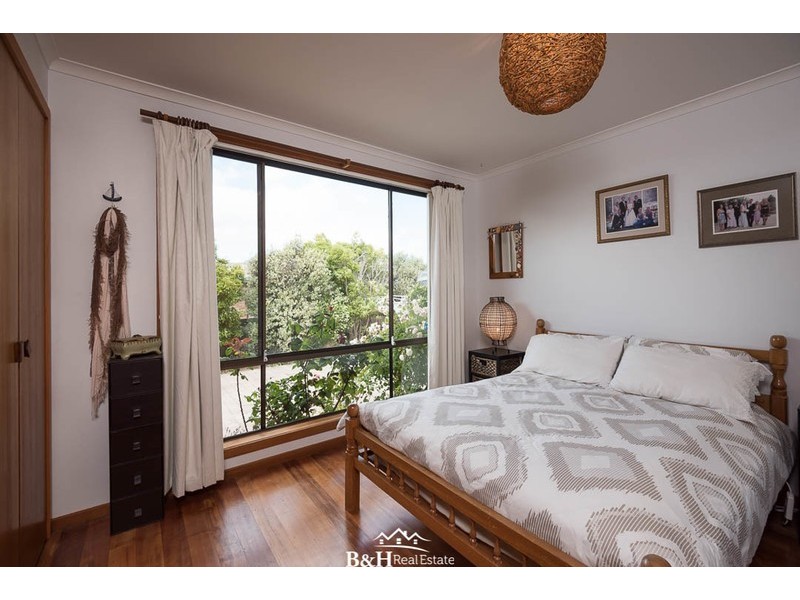 25 Westland Drive, West Ulverstone TAS 7315