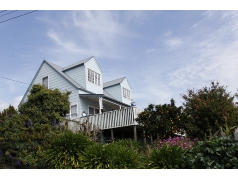 6 Kentish Street, Penguin TAS 7316