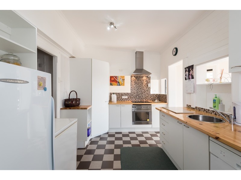 8 Dooley Street, Penguin TAS 7316