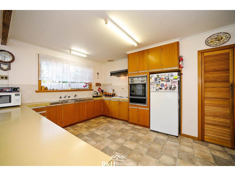 3 Russell Street, Penguin TAS 7316