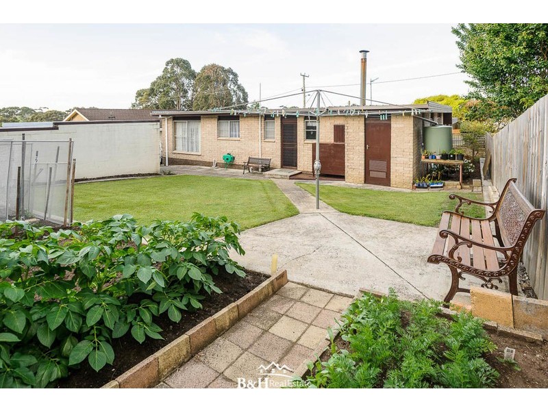 3 Russell Street, Penguin TAS 7316