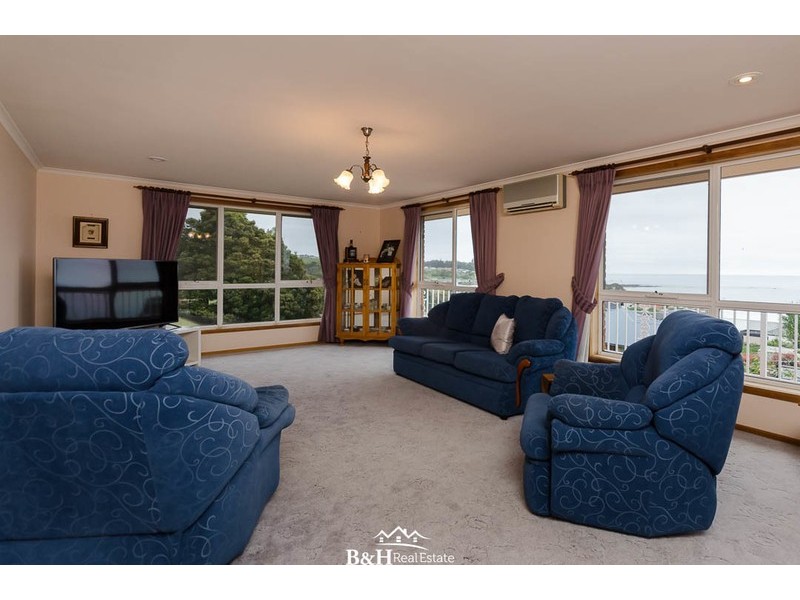 12 Kentish Street, Penguin TAS 7316