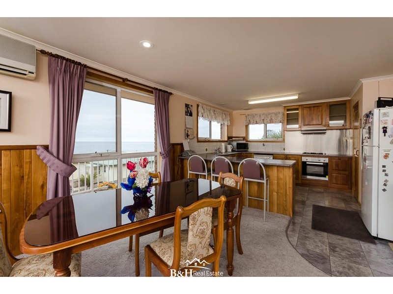 12 Kentish Street, Penguin TAS 7316