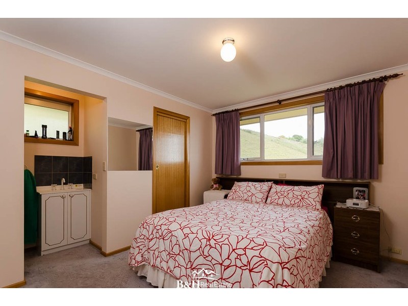 12 Kentish Street, Penguin TAS 7316
