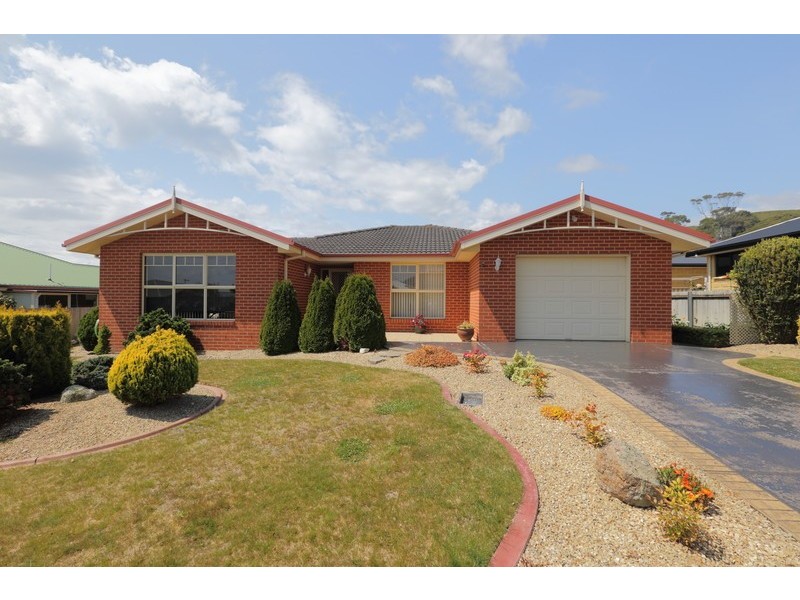 35 Seabreeze Avenue, Sulphur Creek TAS 7316