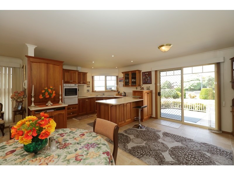 35 Seabreeze Avenue, Sulphur Creek TAS 7316