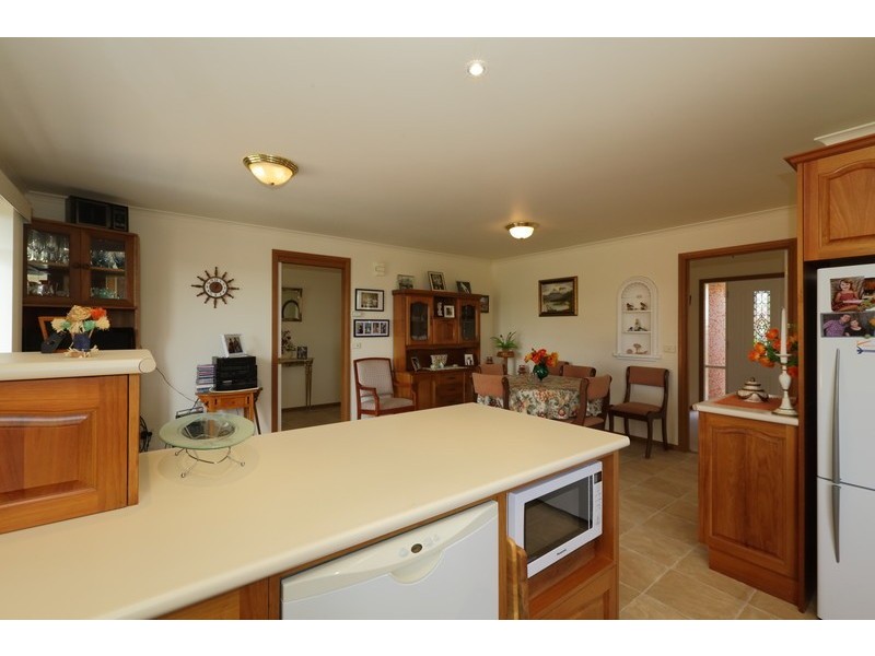 35 Seabreeze Avenue, Sulphur Creek TAS 7316