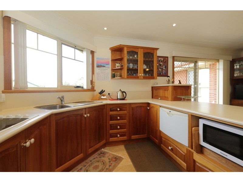 35 Seabreeze Avenue, Sulphur Creek TAS 7316