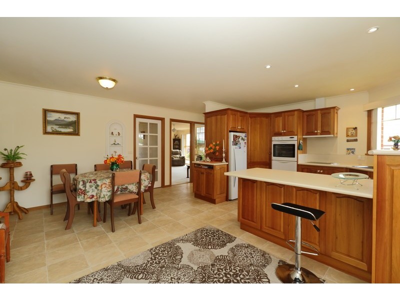 35 Seabreeze Avenue, Sulphur Creek TAS 7316