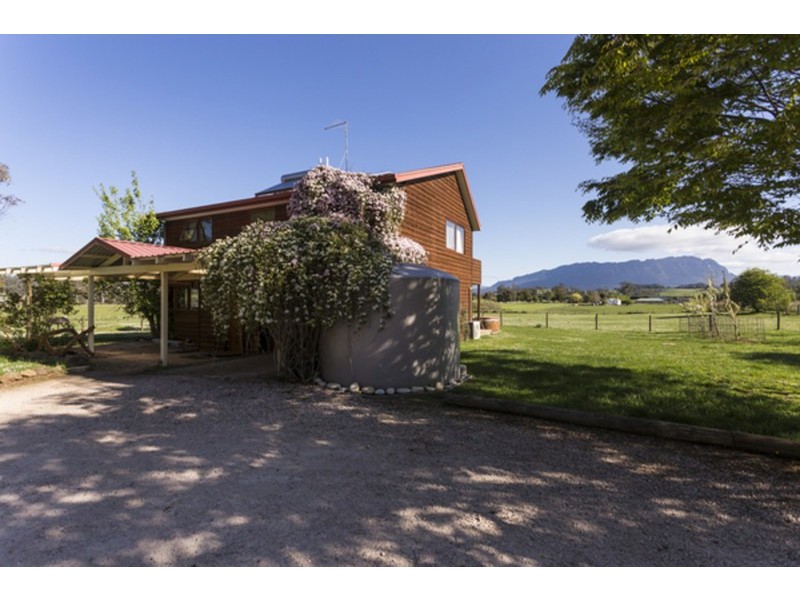 6 Elizabeth Street, Sheffield TAS 7306