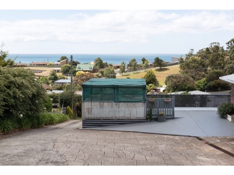 40 South Road, Penguin TAS 7316