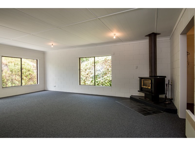 40 South Road, Penguin TAS 7316