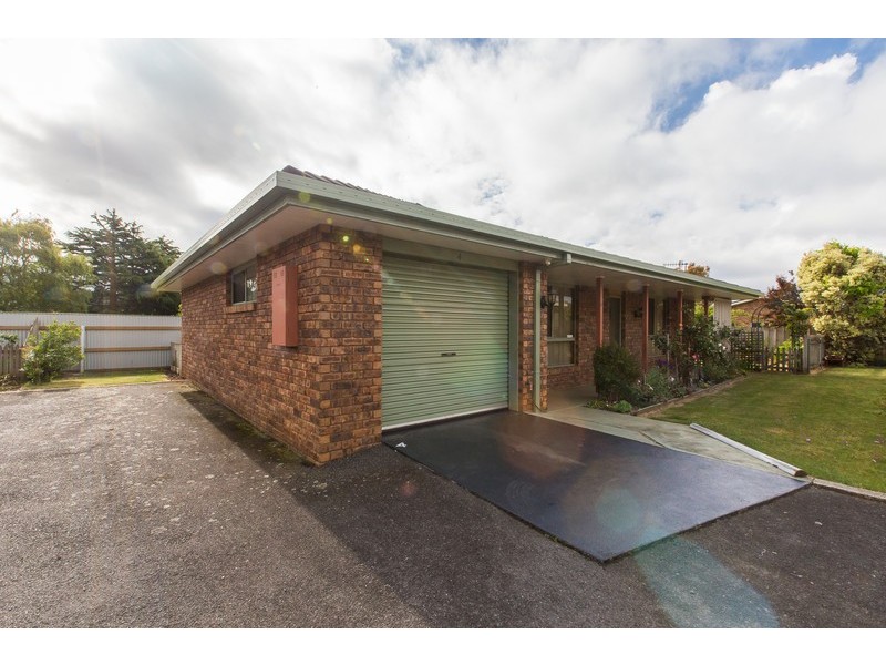 4/8 Arnold Street, Penguin TAS 7316