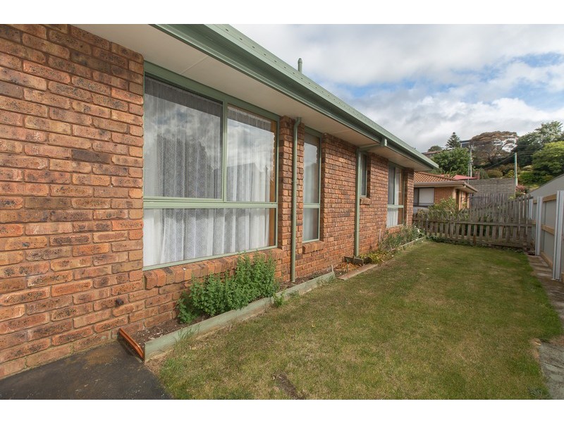 4/8 Arnold Street, Penguin TAS 7316