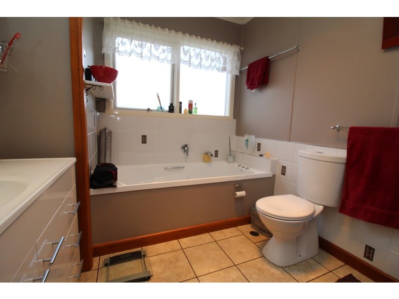 6 Fraser Street, Rosebery TAS 7470
