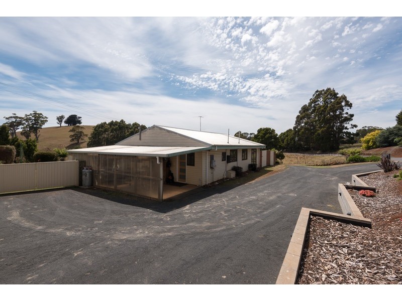32 West Pine Road, Penguin TAS 7316