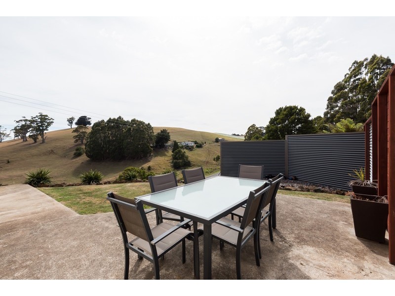 32 West Pine Road, Penguin TAS 7316