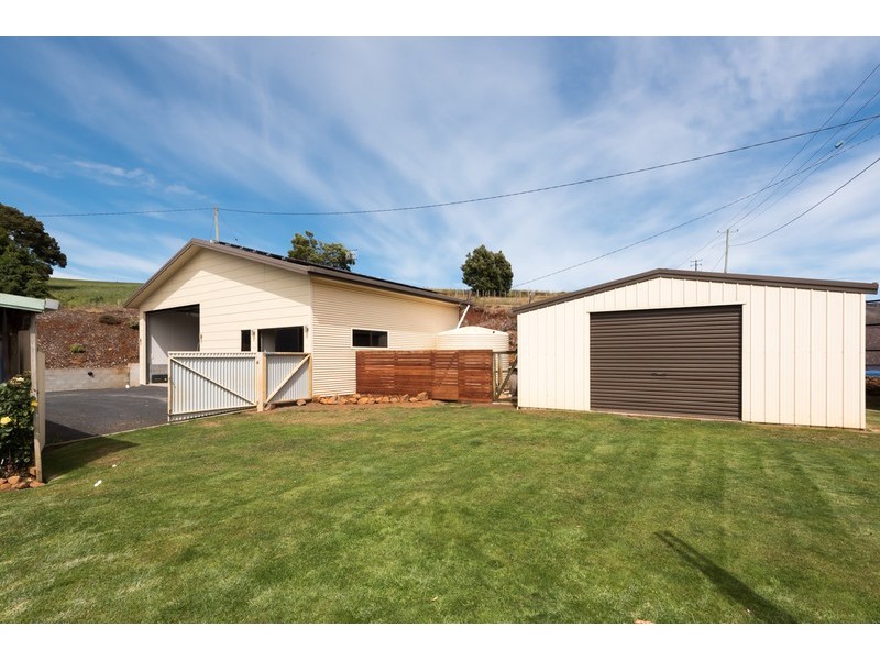 32 West Pine Road, Penguin TAS 7316