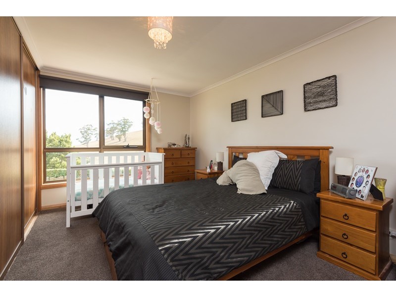 32 West Pine Road, Penguin TAS 7316